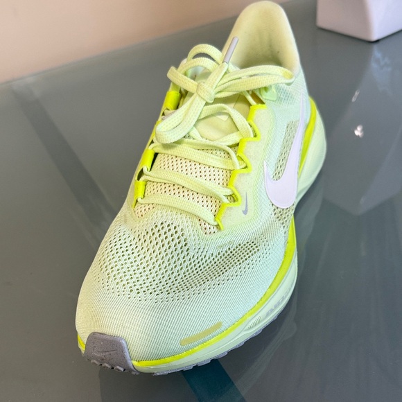 Nike Women's Air Zoom Pegasus Sneakers Running Shoes Size 10 - Picture 7 of 10